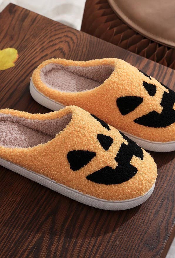 Pumpkin & Ghost Slippers – Cozy Fall Vibes | CORGI CANDLE